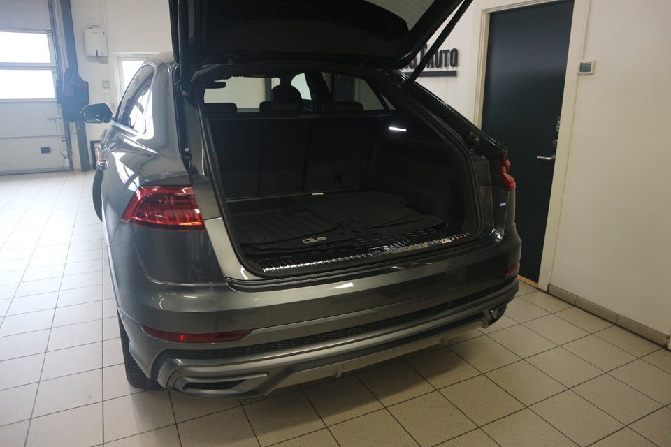 Audi Q8 50 TDi S-line quattro Tiptr. 5d