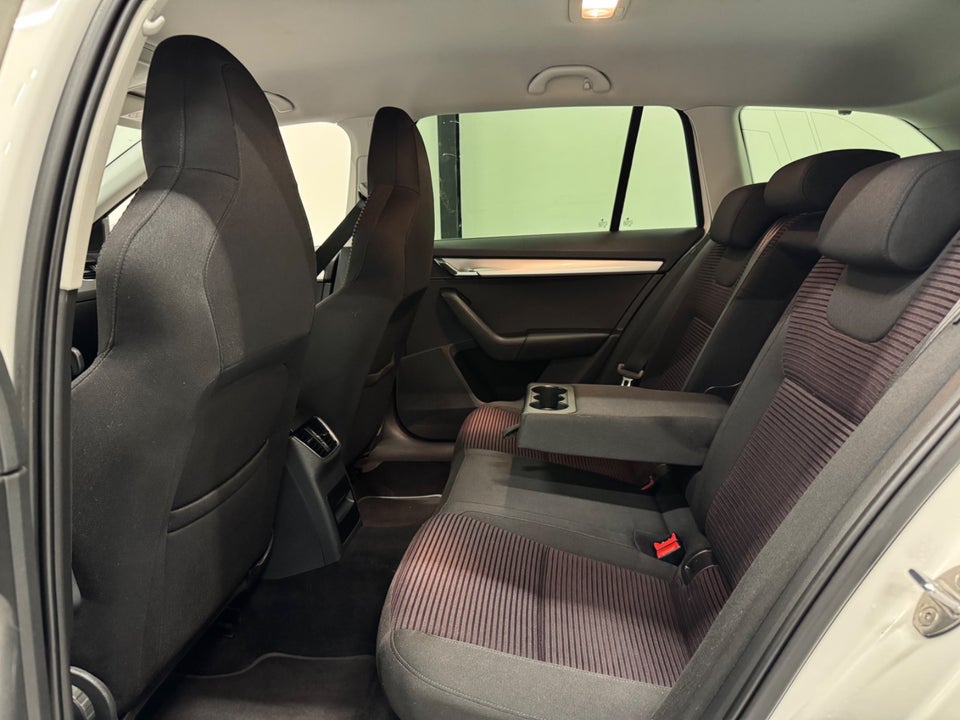 Skoda Octavia 2,0 TDi 150 Ambition Combi DSG 5d