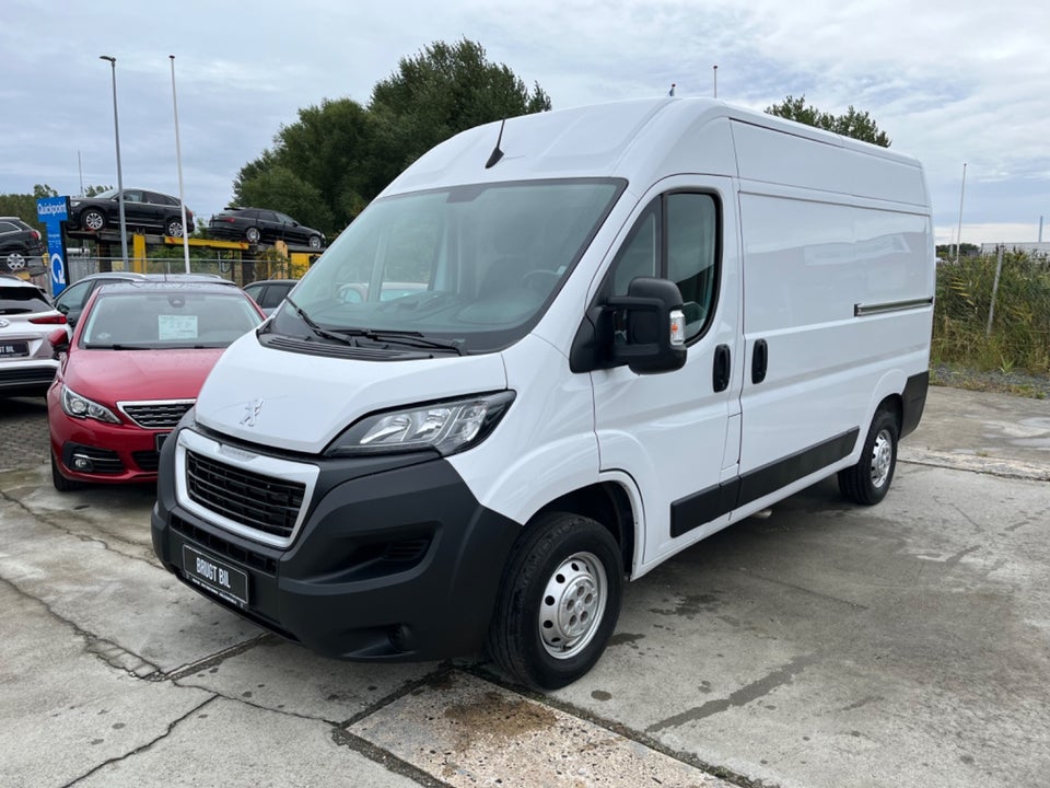 Peugeot Boxer 333 2,2 BlueHDi 140 L2H2 Premium