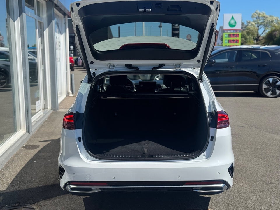 Kia Ceed 1,6 PHEV Upgrade Premium SW DCT 5d