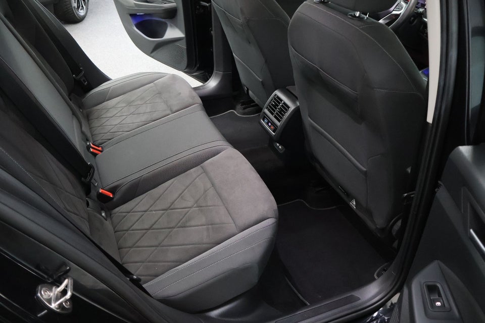 VW Golf VIII 1,5 eTSi 150 Style Variant DSG 5d