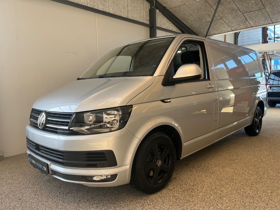 VW Transporter 2,0 TDi 150 Kassevogn lang