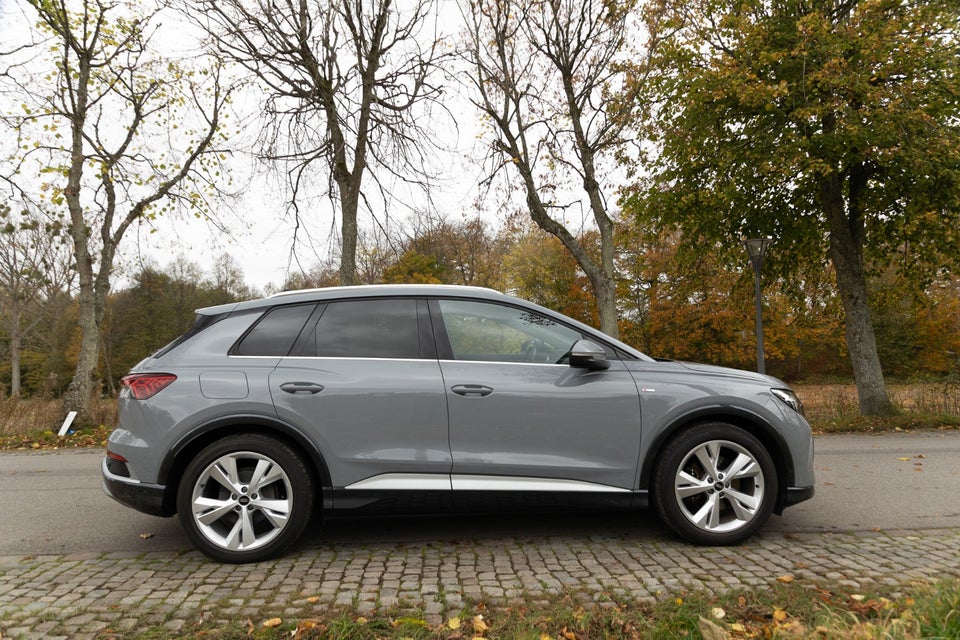 Audi Q4 e-tron 35 S-line 5d