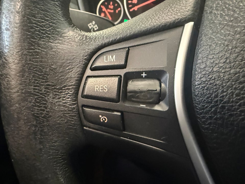BMW 320d 2,0 Touring Advantage aut. 5d