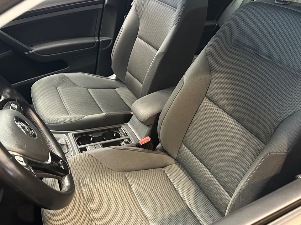 VW Golf VII 1,5 TSi 130 Comfortline Variant 5d