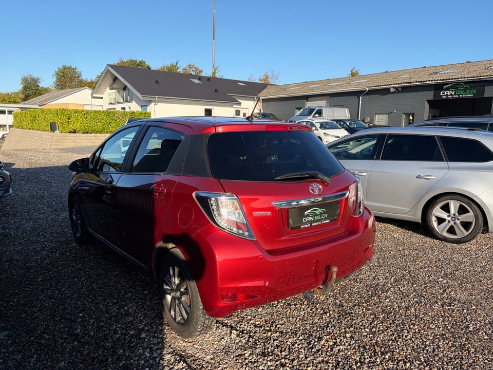 Toyota Yaris 1,3 VVT-i T2 Style 5d