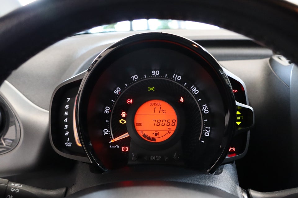 Toyota Aygo 1,0 VVT-i x-press 5d