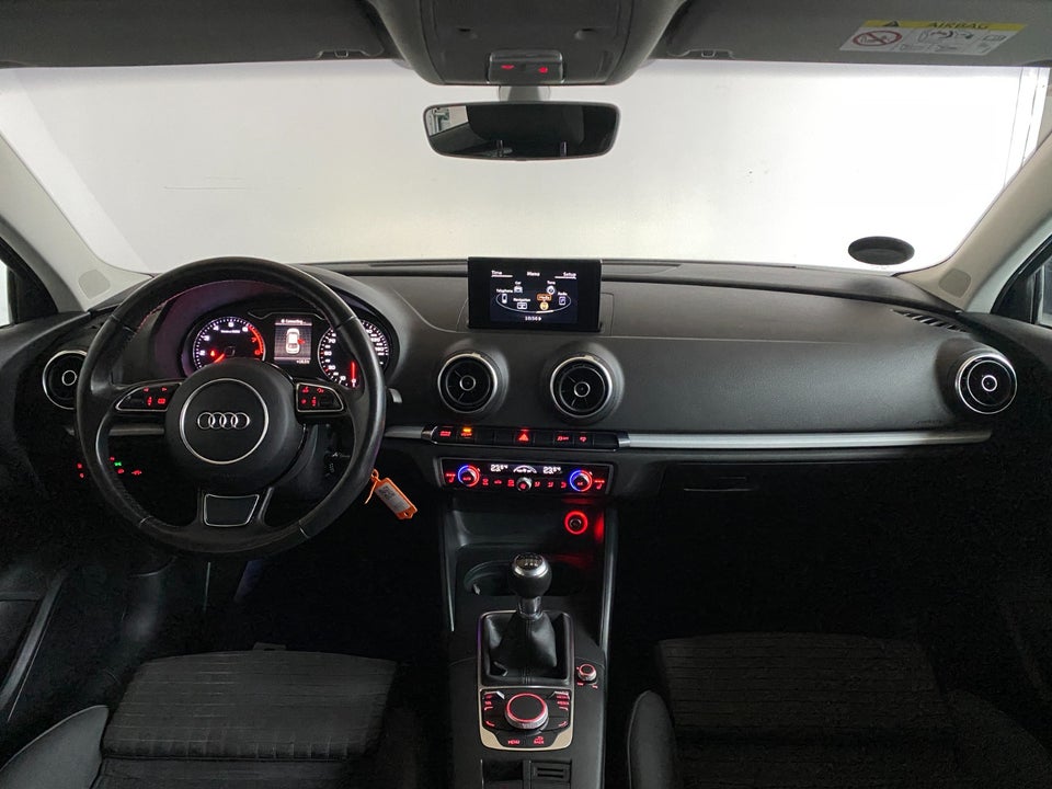 Audi A3 1,4 TFSi 150 Ambition 4d