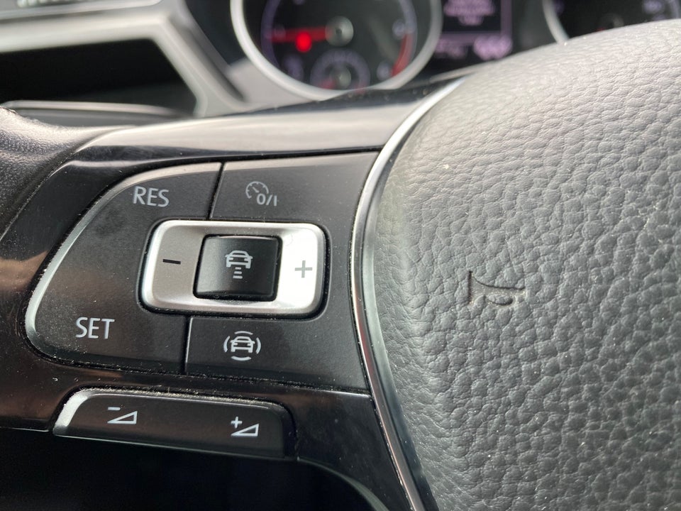 VW Touran 2,0 TDi 115 Comfortline DSG Van 5d