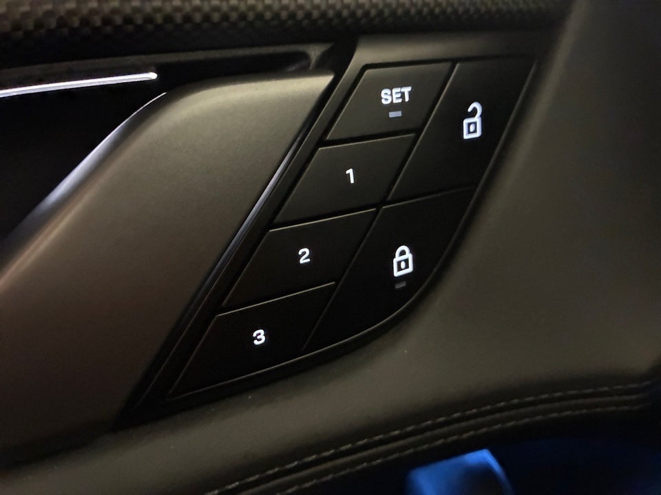 Porsche Taycan Turbo S Performance+  4d