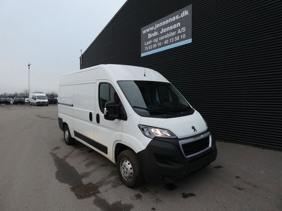 Peugeot Boxer 333 2,2 BlueHDi 140 L2H2 Premium