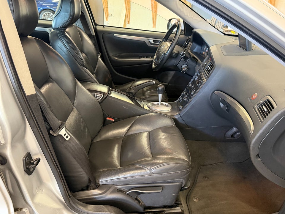 Volvo V70 2,4 170 Classic Momentum 5d