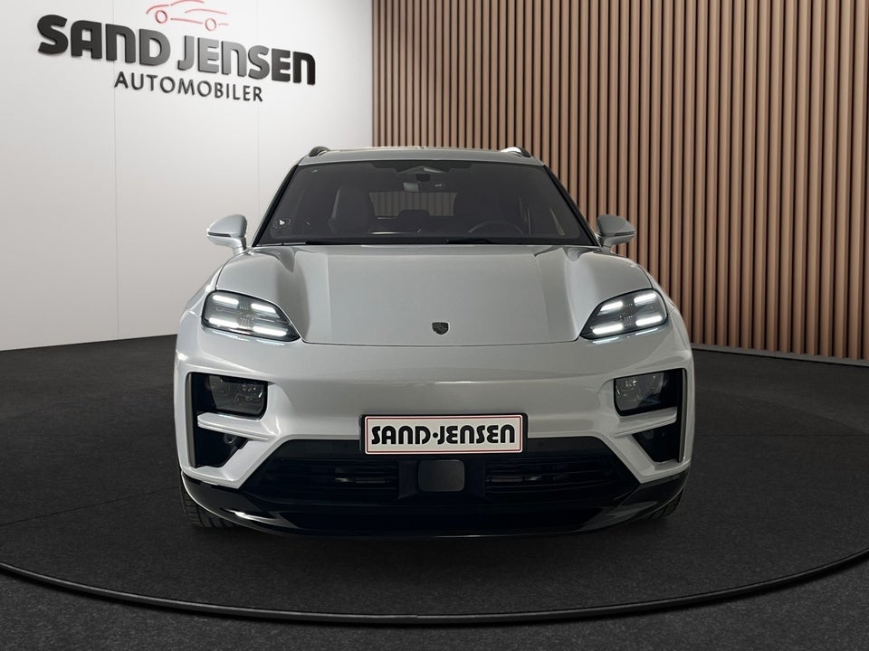 Porsche Macan Turbo 5d