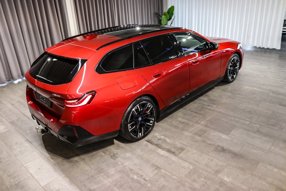BMW i5 M60 Touring xDrive 5d