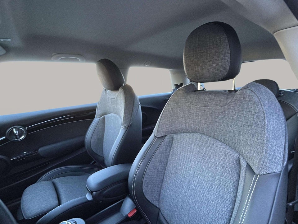 MINI Cooper SE Classic Trim 3d