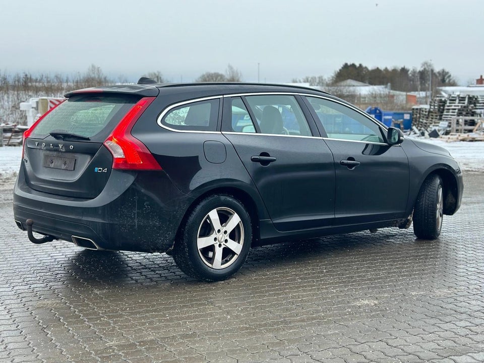 Volvo V60 2,0 D4 190 Momentum 5d