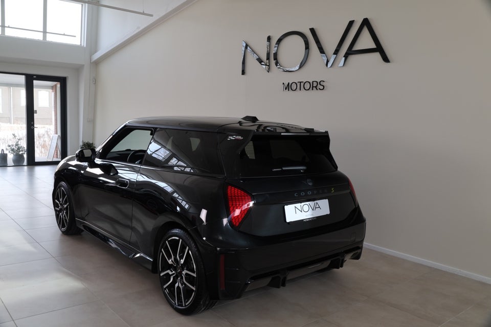 MINI Cooper SE JCW Trim XL 3d