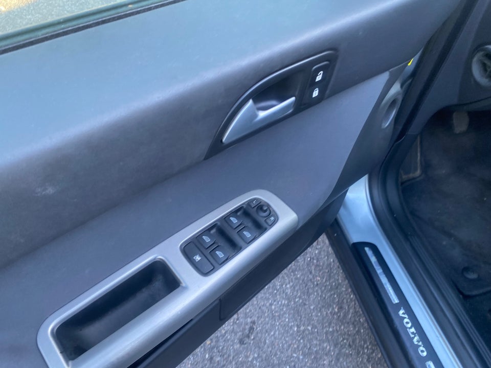 Volvo V50 1,6 Kinetic 5d