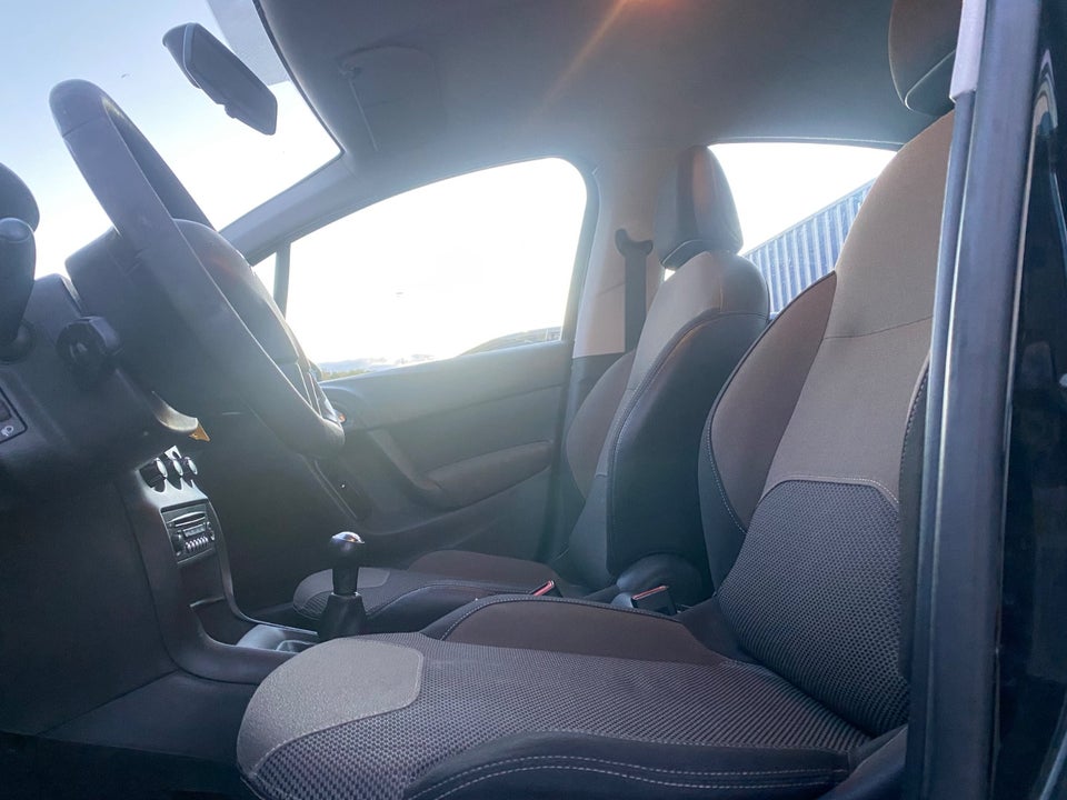 Citroën C3 1,0 VTi 68 Attraction 5d