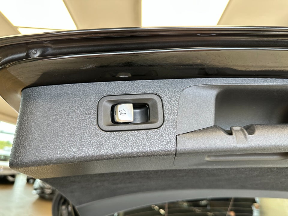 Mercedes E300 de 2,0 stc. aut. 4Matic 5d