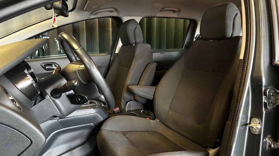 Peugeot 5008 1,6 BlueHDi 120 Style 7prs 5d