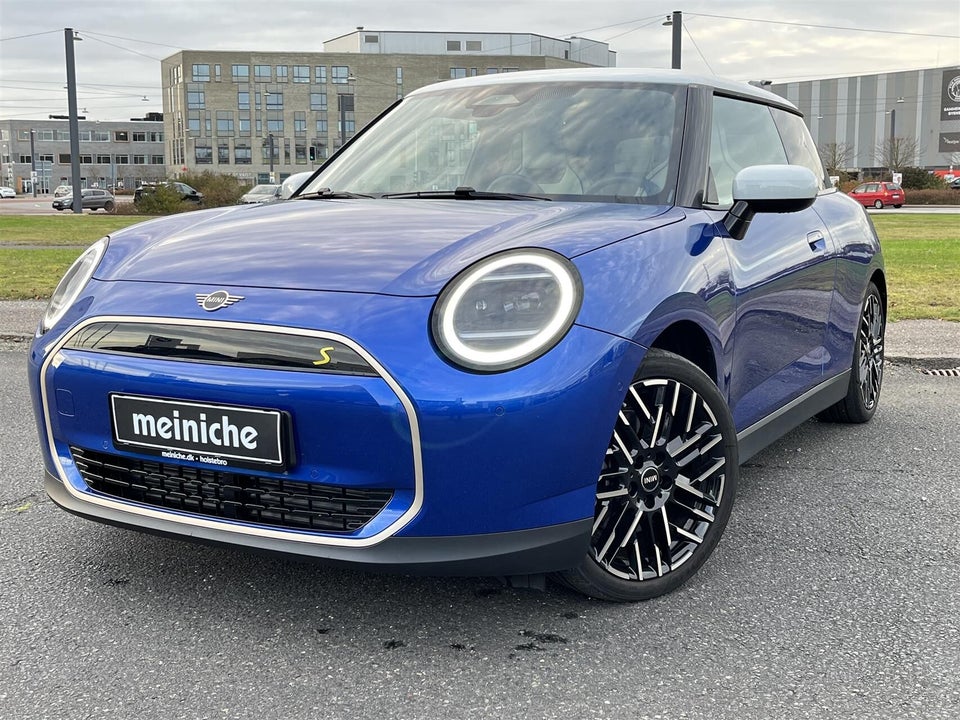MINI Cooper E Favoured Trim M 3d
