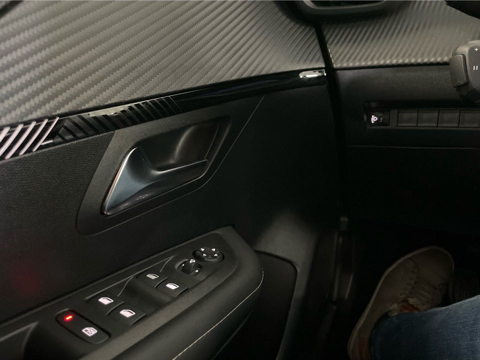 Peugeot 208 1,2 PureTech 100 Allure+ 5d