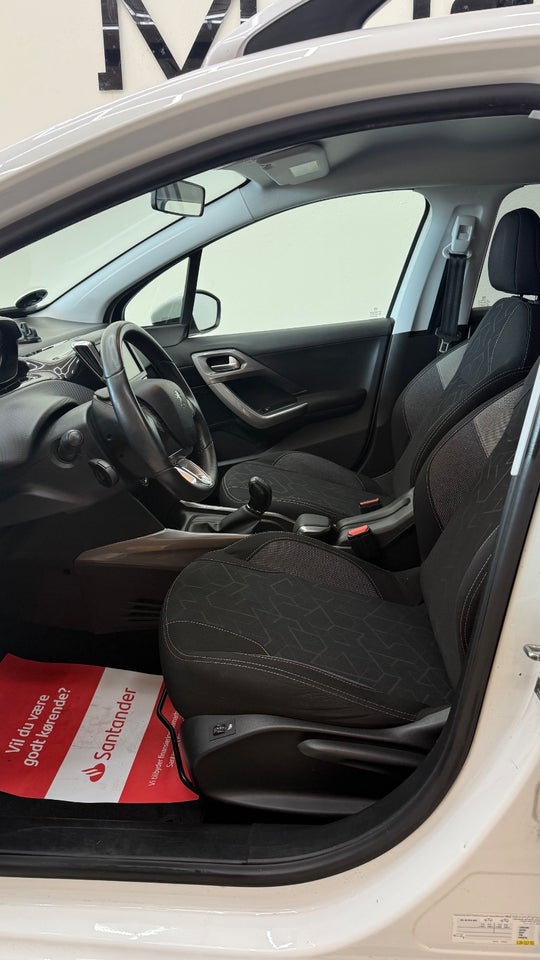 Peugeot 2008 1,2 VTi 82 Active 5d