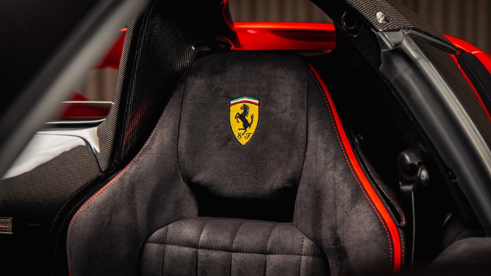 Ferrari 812 Competizione 6,5 DCT 2d