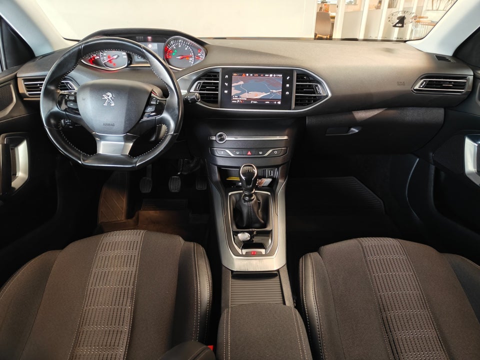 Peugeot 308 1,5 BlueHDi 130 Allure Lux SW 5d