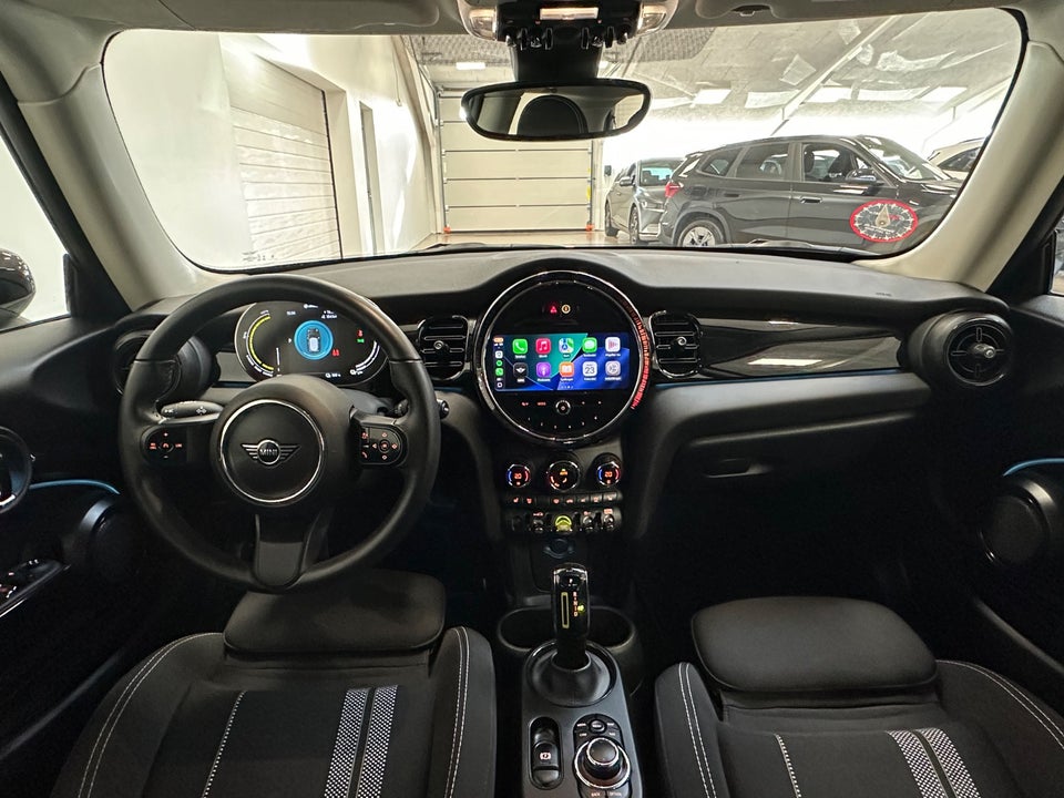 MINI Cooper SE Essential 3d
