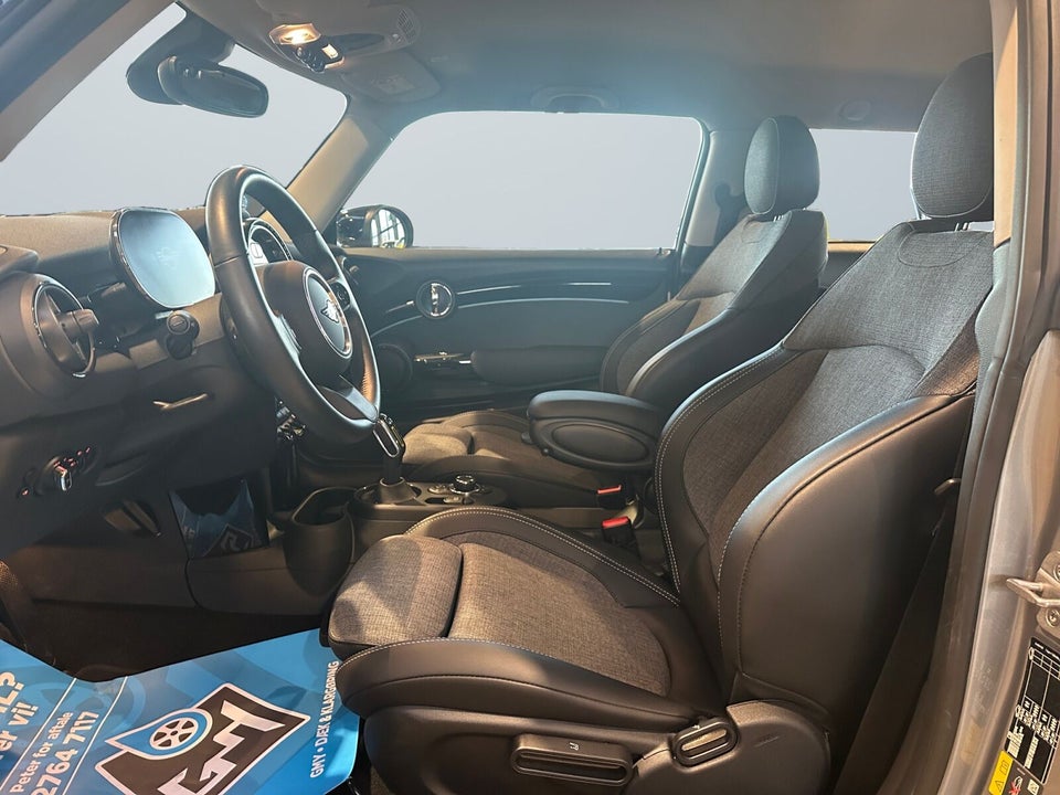 MINI Cooper SE Essential 3d