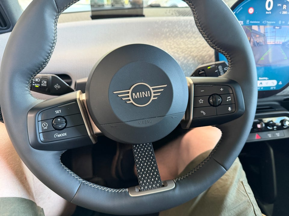 MINI Cooper SE Favoured Trim XL 3d