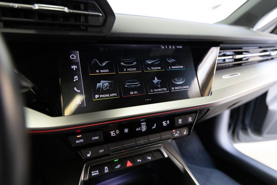 Audi A3 40 TFSi e Prestige Sportback S-tr. 5d