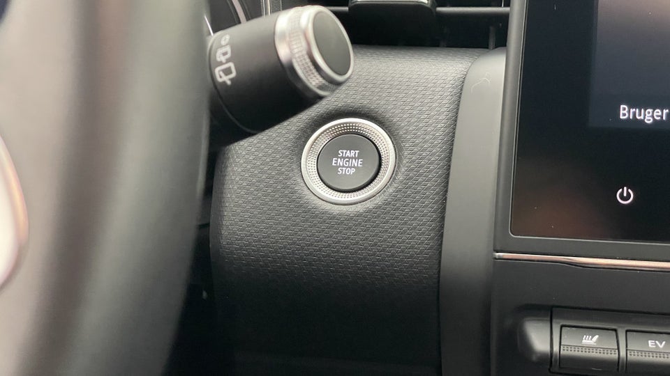 Renault Clio V 1,6 E-Tech Intens 5d