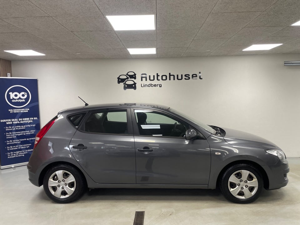 Hyundai i30 1,6 CRDi 90 Classic CW 5d