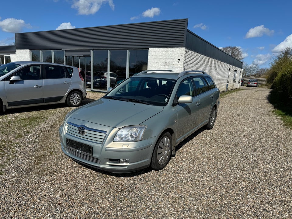 Toyota Avensis 2,0 Sol stc. 5d