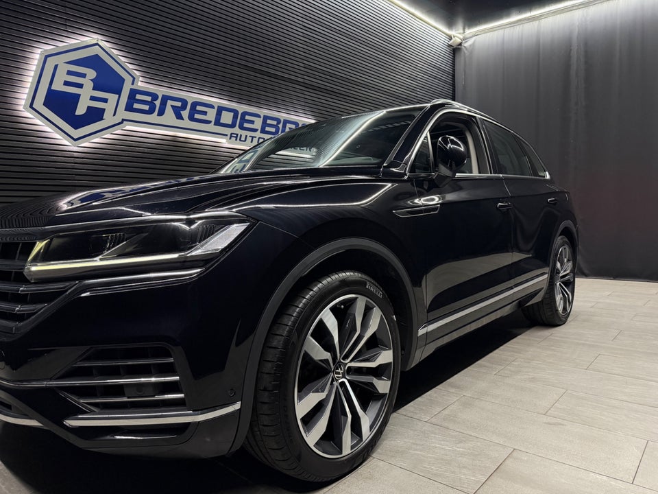VW Touareg 3,0 eHybrid Elegance Tiptr. 4Motion 5d
