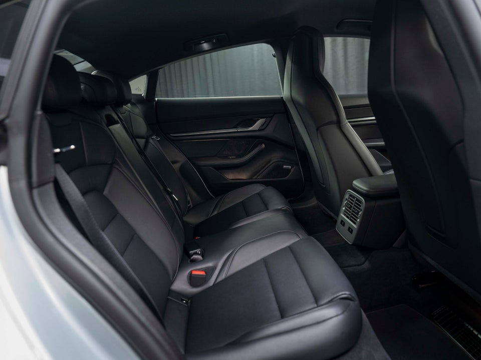 Porsche Taycan 4S Performance+ 4d