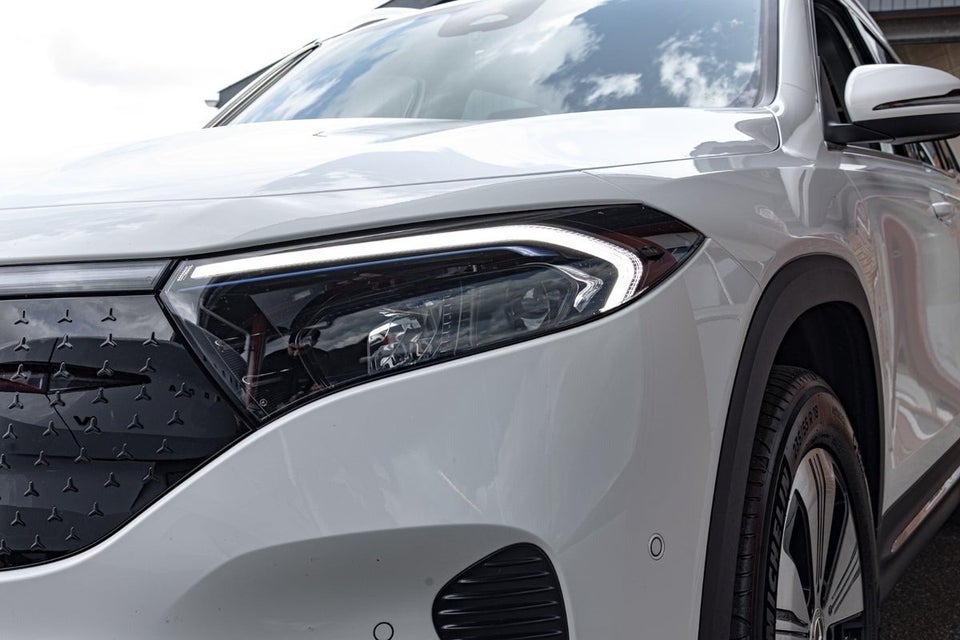 Mercedes EQB300 Progressive 4Matic 5d