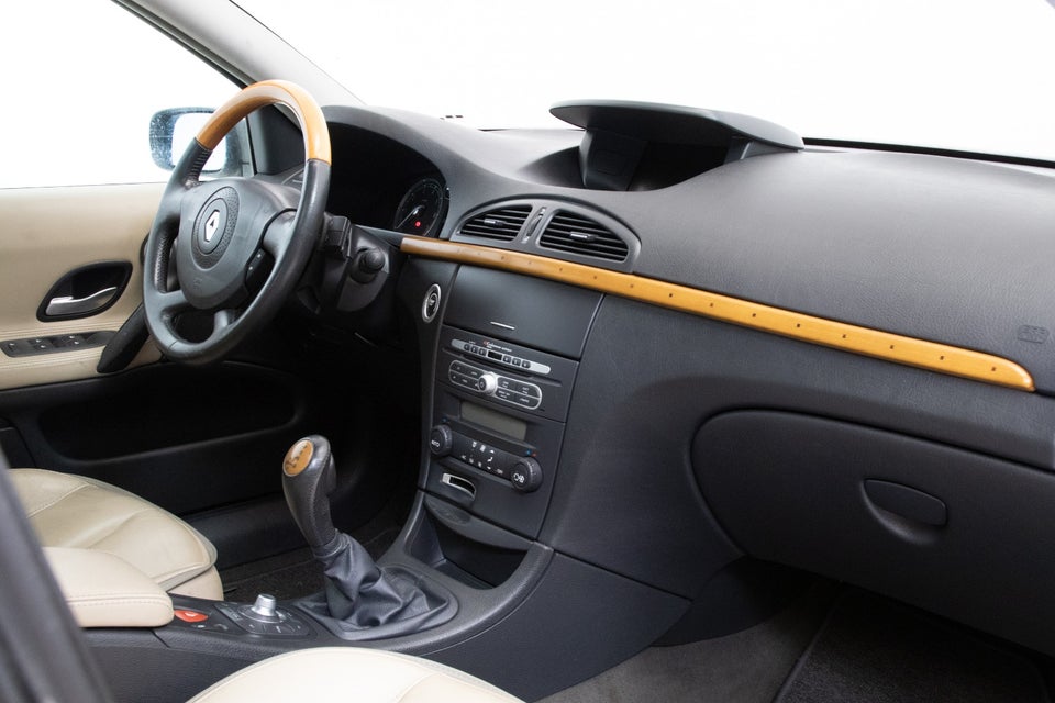 Renault Laguna II 3,0 Dynamique aut. 5d