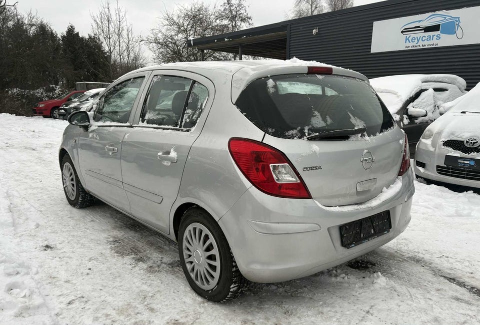Opel Corsa 1,2 16V Cosmo 5d