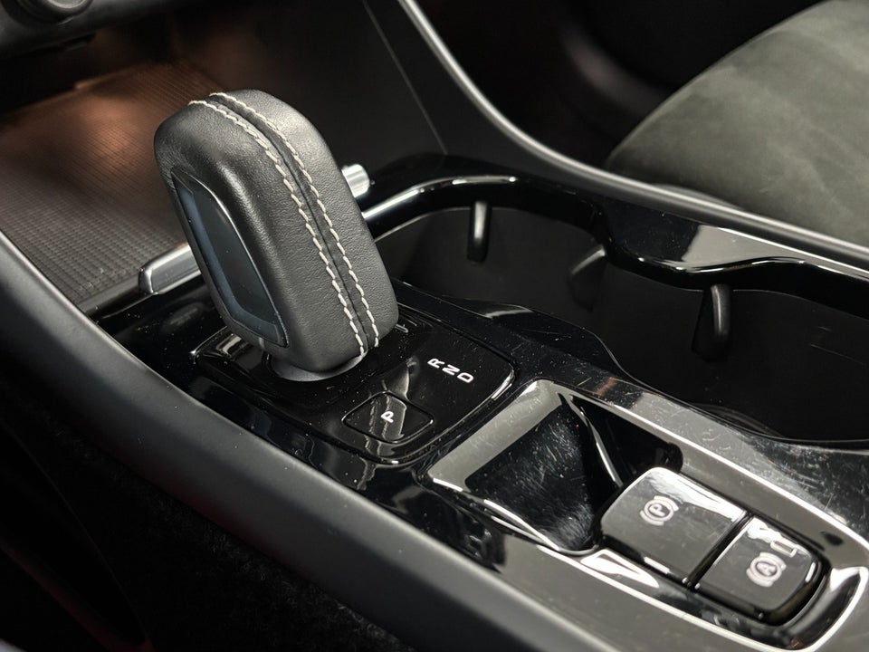 Volvo XC40 1,5 T5 ReCharge R-Design aut. 5d