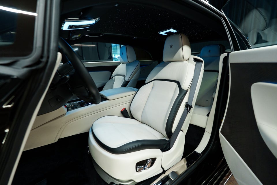 Rolls-Royce Spectre 2d