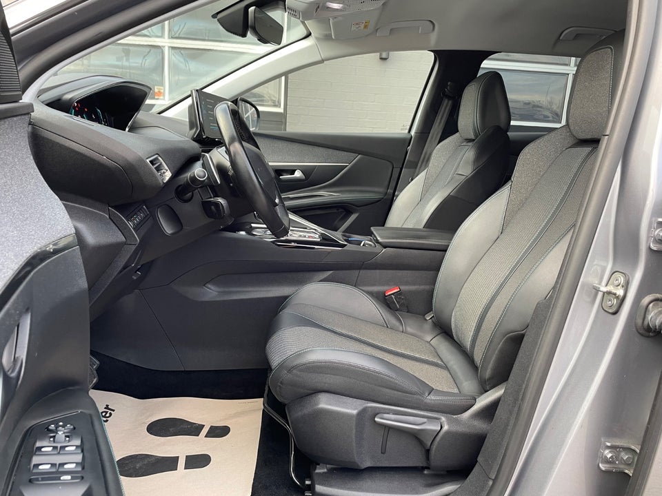 Peugeot 3008 1,6 Hybrid Allure EAT8 5d