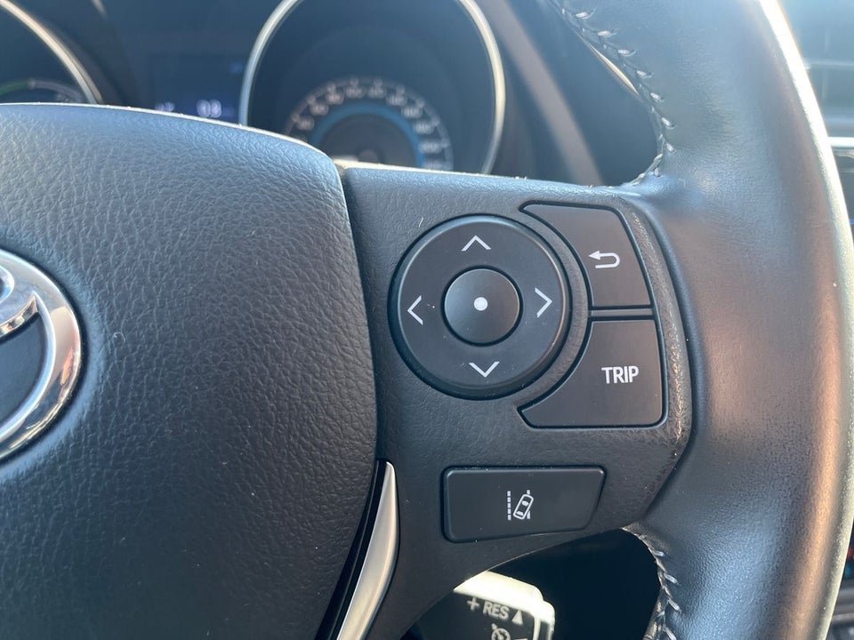 Toyota Auris 1,8 Hybrid H2 Style Touring Sports CVT 5d