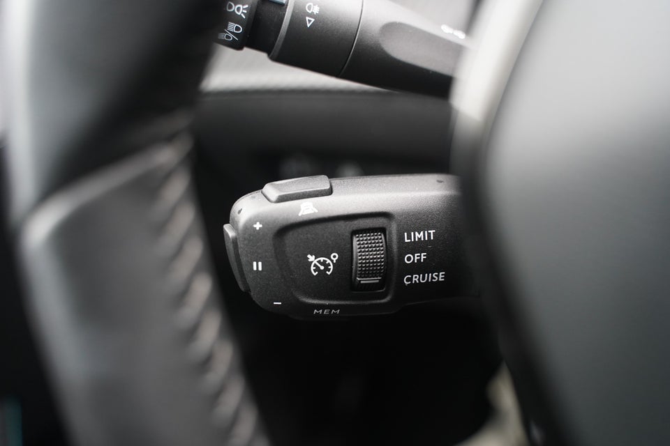 Peugeot 208 1,2 PureTech 100 Allure 5d