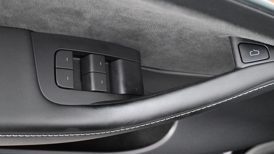 Tesla Model Y Long Range AWD 5d