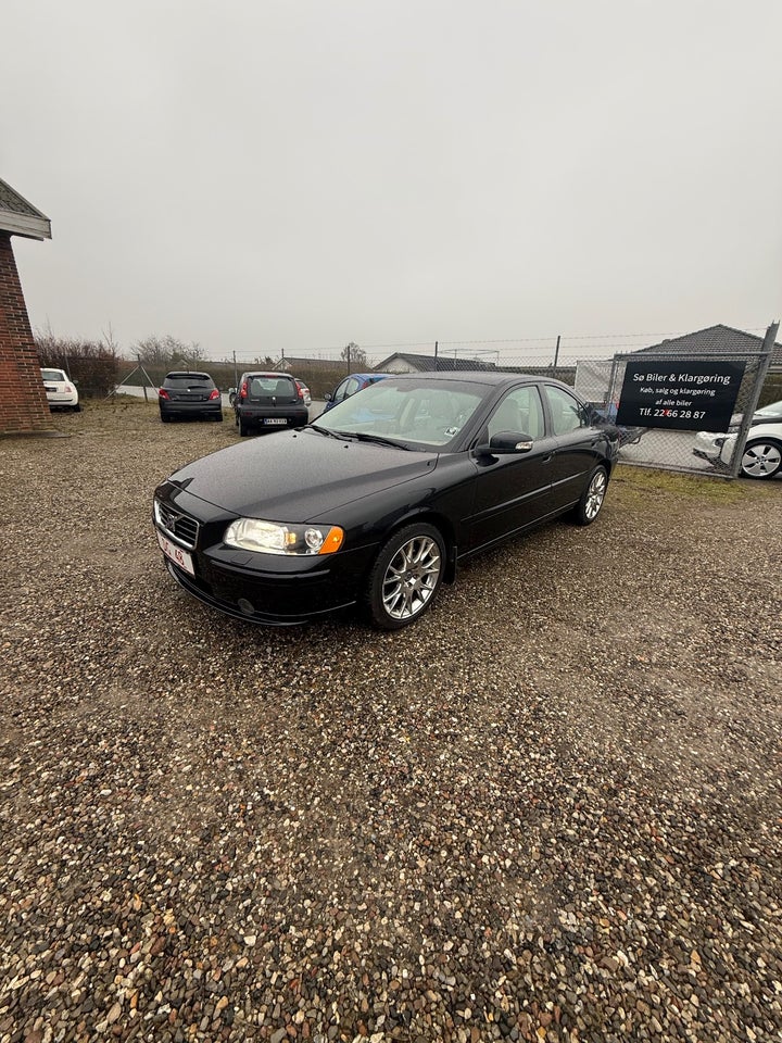 Volvo S60 2,5 T Momentum 4d