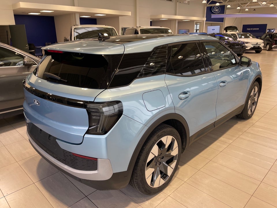 Ford Explorer 77 Premium Extended Range 5d